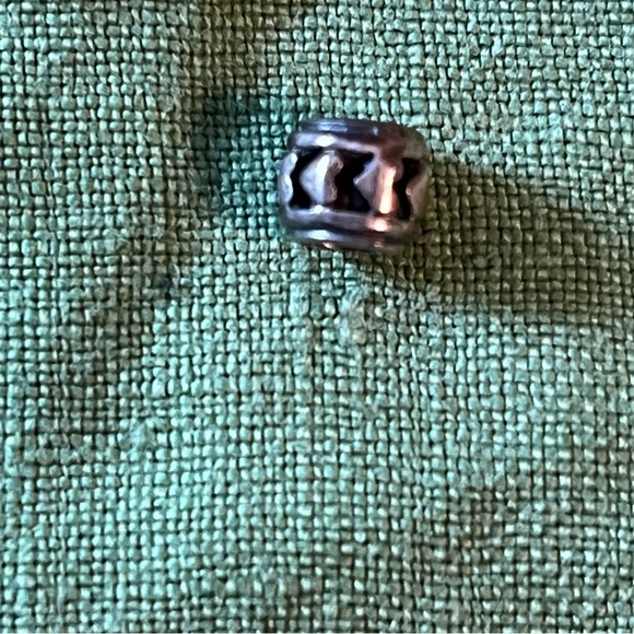 Pandora silver charm with hearts carved around the barrel, 1/4” diameter - Picture 4 of 6